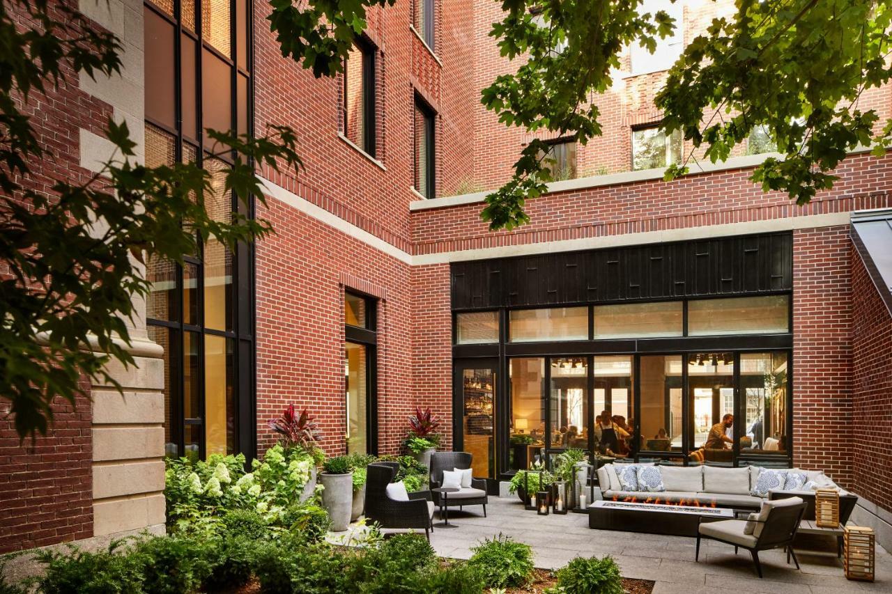 The Whitney Hotel Boston Zewnętrze zdjęcie The courtyard at the London edition