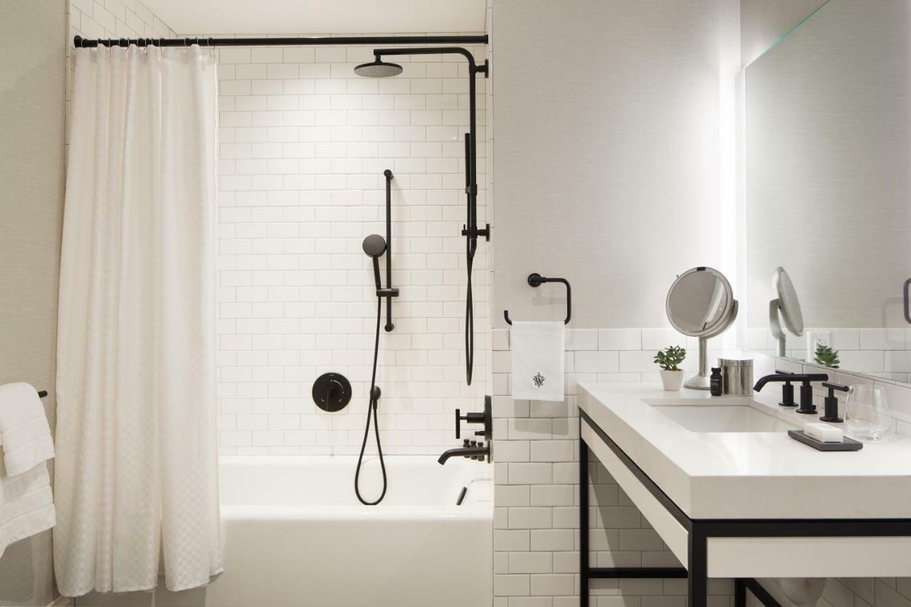 The Whitney Hotel Boston Zewnętrze zdjęcie A shower curtain