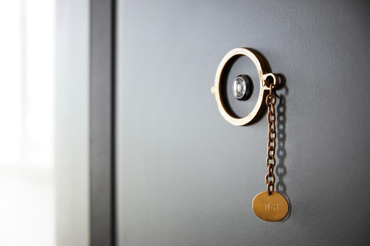 The Whitney Hotel Boston Zewnętrze zdjęcie A safe with a key