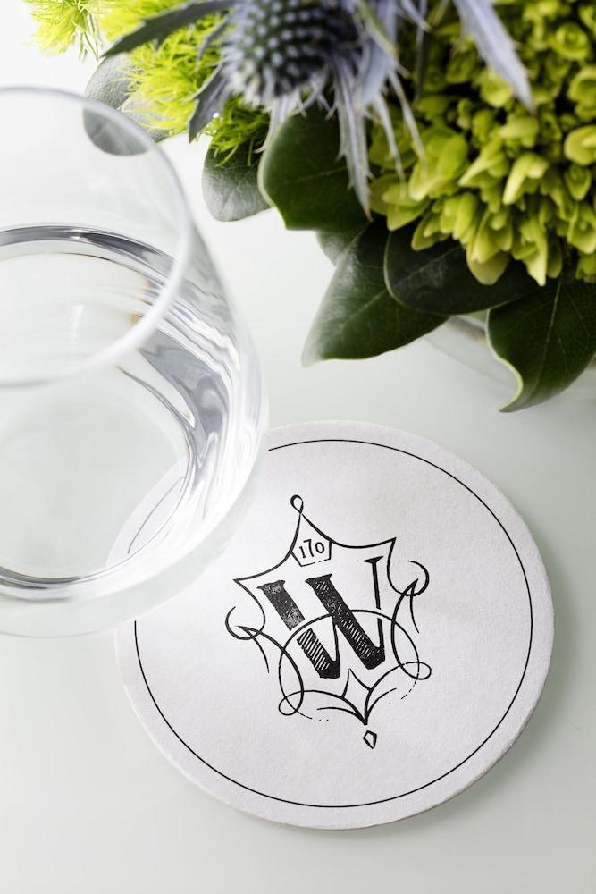 The Whitney Hotel Boston Zewnętrze zdjęcie A glass of water